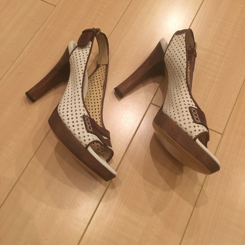 🌸BOSS By Hugo Boss Leather Heels Sz8 - Picture 3 of 7